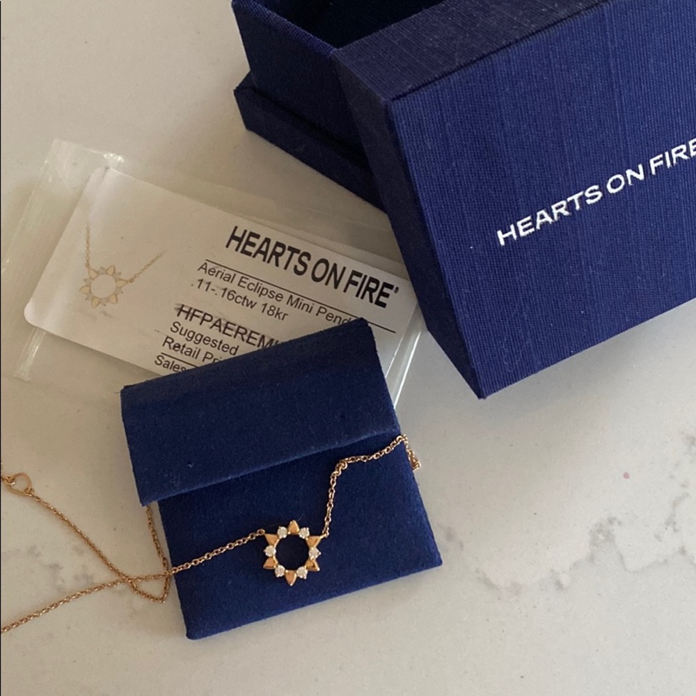 Hearts on fire aerial eclipse mini pendant